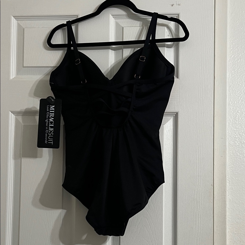 Miraclesuit - Picture 2 of 5